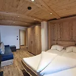 Garni Romantik Ξενοδοχείο 4*