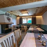 Hotel Hotel Garni Romantik Fuegen
