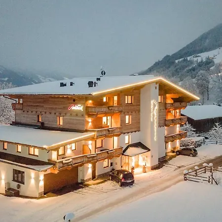 Hotel Garni Romantik Fuegen