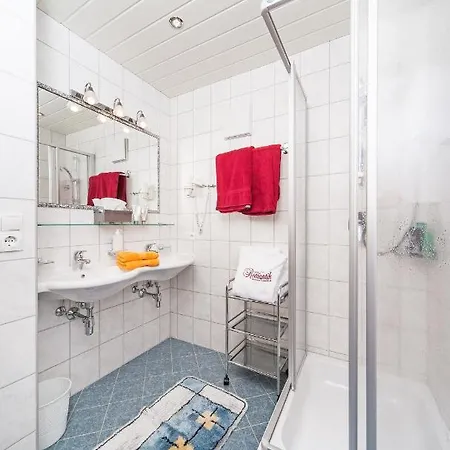 Hotel Garni Romantik 4*