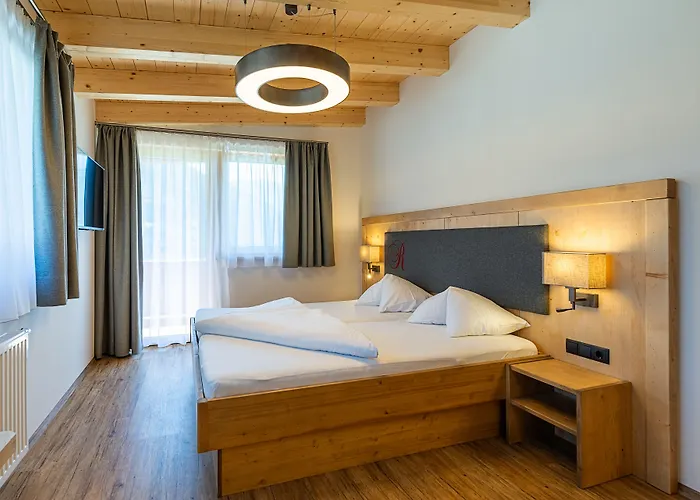 Hotel Garni Romantik Fuegen