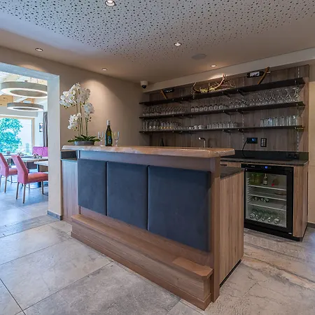 מלון Garni Romantik 4*